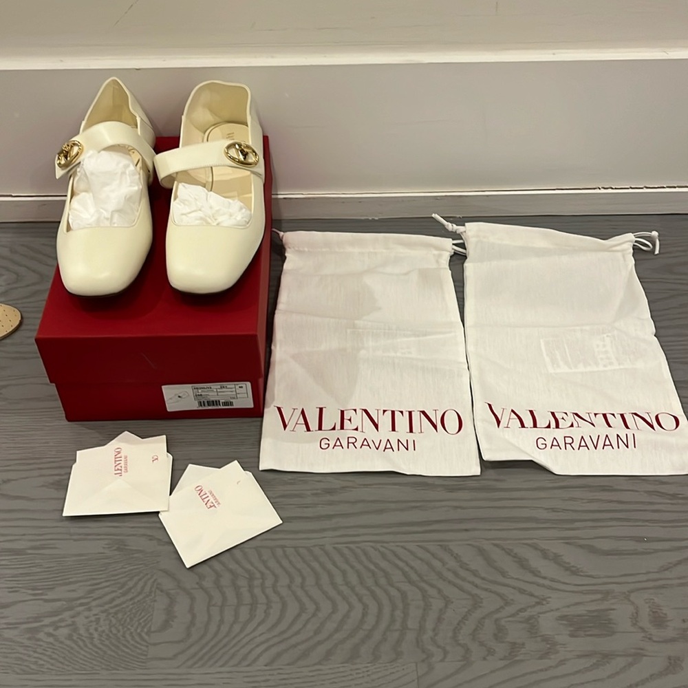 Valentino Women's VLOGO LOCKER MARY-JANE BALLERINA IN CALFSKIN size 40